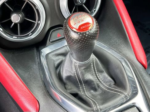 Used 2022 Chevrolet Camaro SS RWD image 16