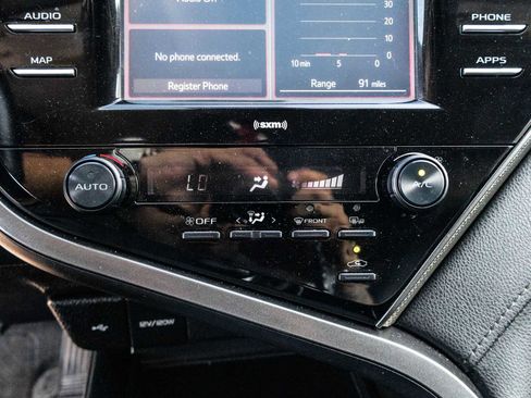 Certified 2020 Toyota Camry SE w/ Convenience Package FWD image 26