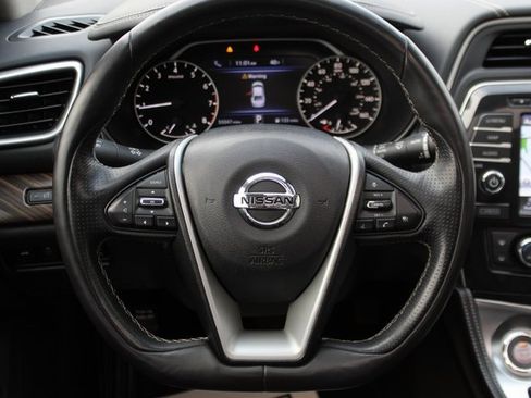 Used 2017 Nissan Maxima Platinum image 13