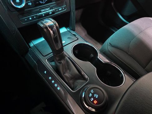 Used 2016 Ford Explorer XLT image 35