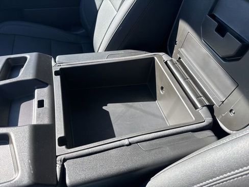 Used 2023 GMC Sierra 1500 SLT image 33