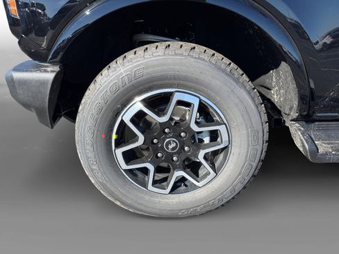 New 2025 Ford Bronco Outer Banks image 9