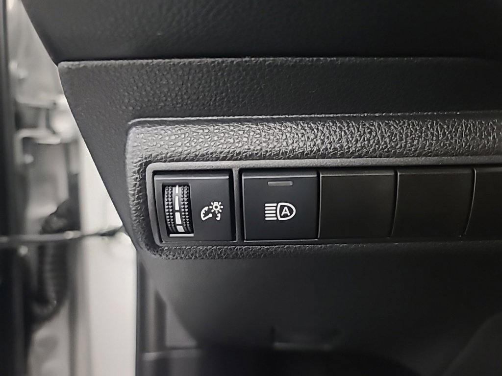 Used 2025 Toyota Corolla LE FWD image 27