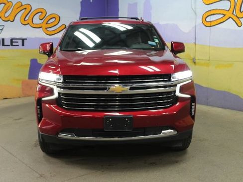 Used 2022 Chevrolet Tahoe LT w/ Luxury Package AWD/4WD image 3