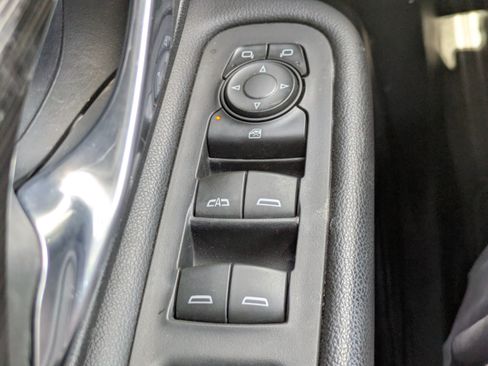 Used 2024 GMC Terrain SLE w/ Driver Convenience Package FWD image 19