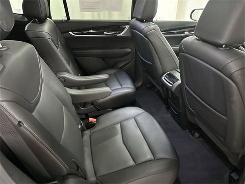 Certified 2025 Cadillac XT6 Premium Luxury image 18