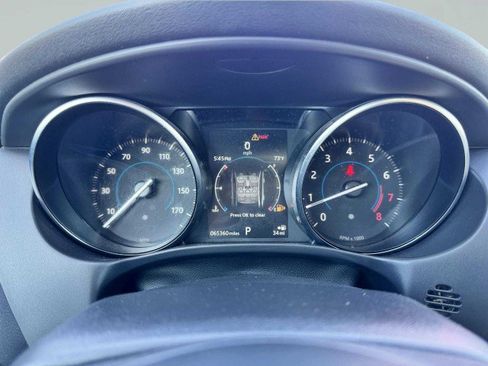 Used 2019 Jaguar XE Premium image 24