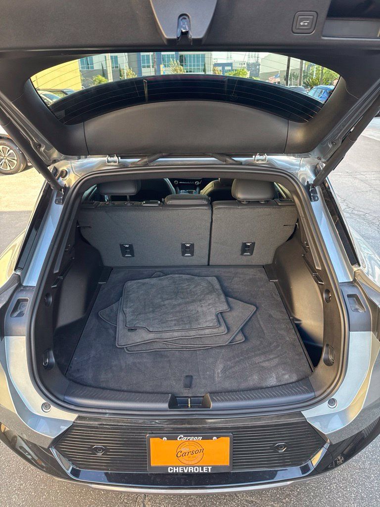 Used 2024 Chevrolet Equinox EV LT w/ LPO, Blackout Package FWD image 24