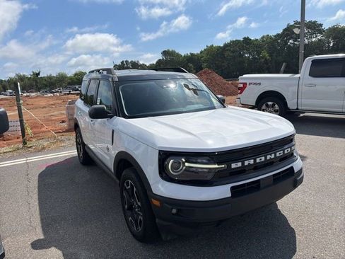 Used 2021 Ford Bronco Sport Outer Banks w/ Outer Banks Package (96D) AWD/4WD image 2