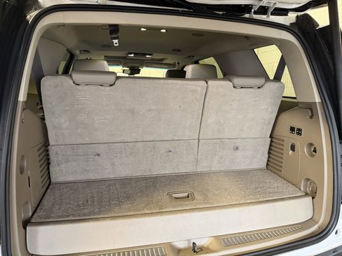 Used 2018 GMC Yukon SLT w/ Premium Edition image 26