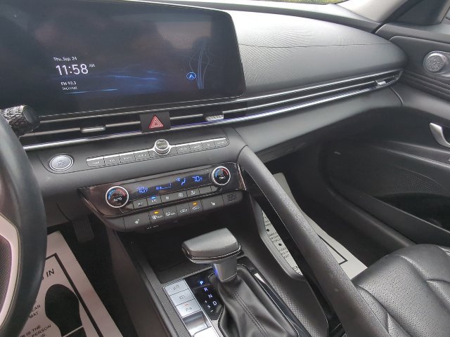 Used 2024 Hyundai Elantra Limited FWD image 16