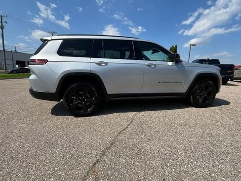 Used 2024 Jeep Grand Cherokee L Limited w/ Luxury Tech Group II AWD/4WD image 6