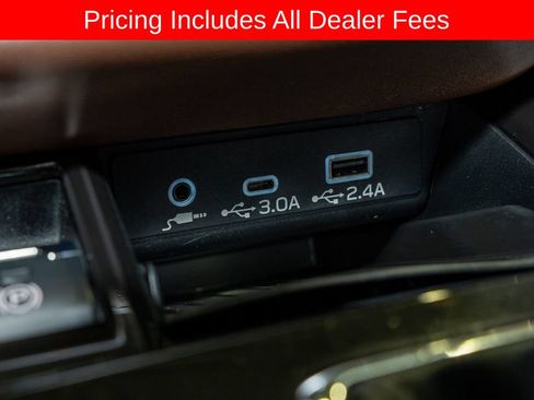 Used 2023 Subaru Outback Touring AWD/4WD image 17