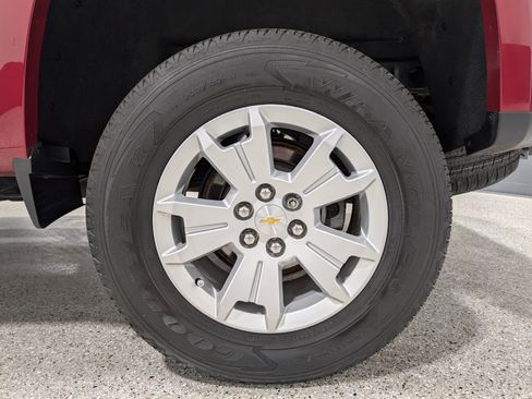 Used 2019 Chevrolet Colorado LT w/ Safety Package image 12