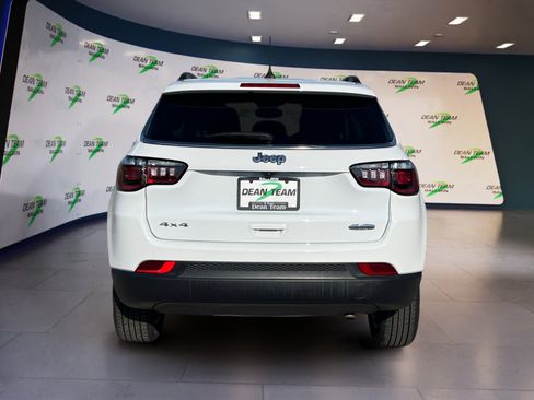 Used 2022 Jeep Compass Latitude w/ Convenience Group AWD/4WD image 7