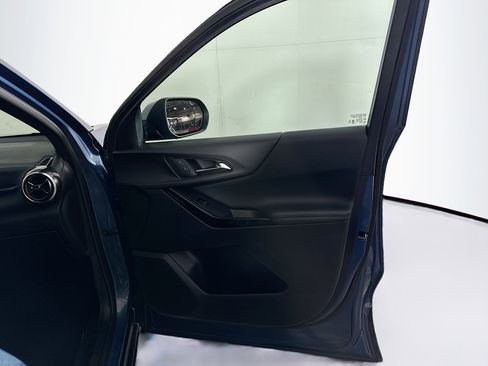 Used 2025 Chevrolet Equinox LT FWD image 29