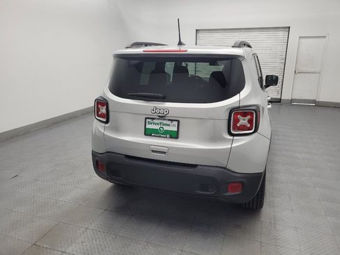 Used 2021 Jeep Renegade Latitude FWD image 7