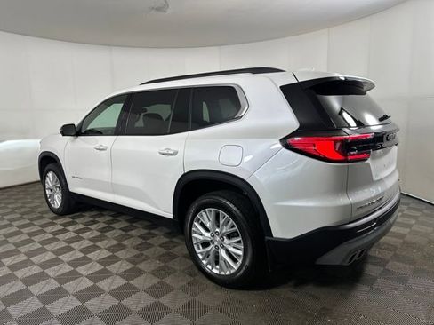 Used 2024 GMC Acadia Elevation w/ Luxury Package image 5