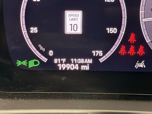 Certified 2024 Porsche Cayenne AWD/4WD image 24