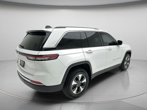Used 2023 Jeep Grand Cherokee 4WD 4xe image 5