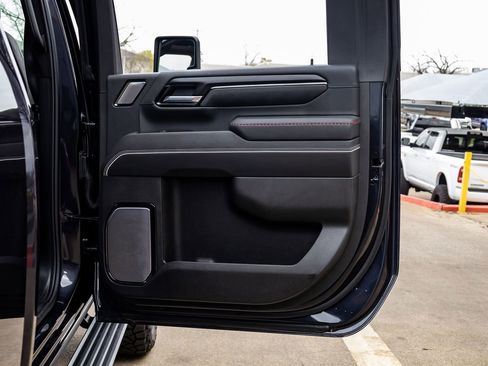 Used 2026 GMC Sierra 2500 AT4X image 39