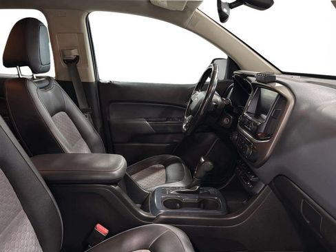 Used 2018 Chevrolet Colorado Z71 AWD/4WD image 9