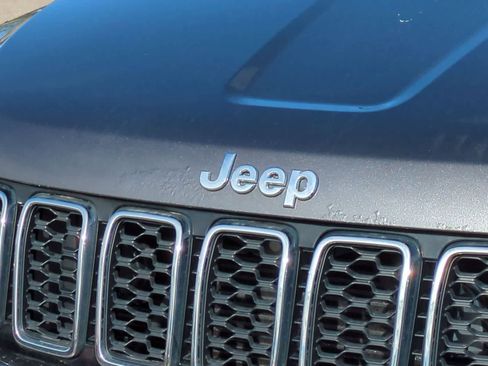 Used 2018 Jeep Grand Cherokee Limited w/ Trailer Tow Group IV AWD/4WD image 11