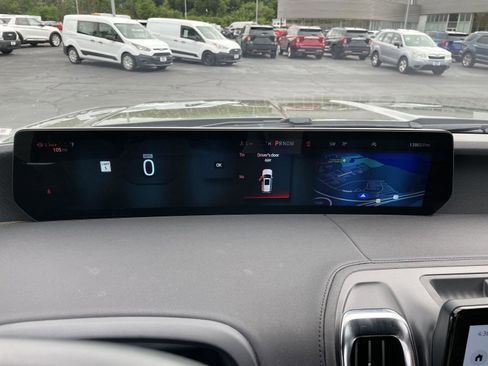 Used 2025 Ford Expedition Tremor AWD/4WD image 16
