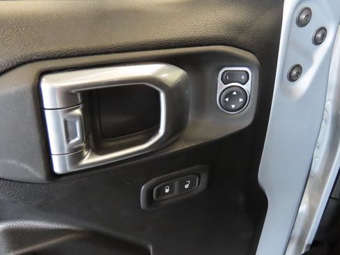 Used 2022 Jeep Wrangler Sport AWD/4WD image 19