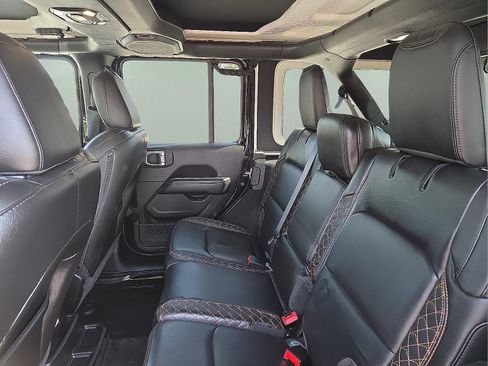 Used 2021 Jeep Wrangler Unlimited Sahara AWD/4WD image 10