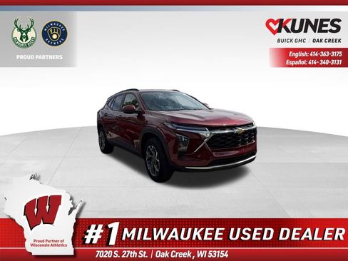 Used 2025 Chevrolet Trax LT w/ LT Convenience Package FWD image 1