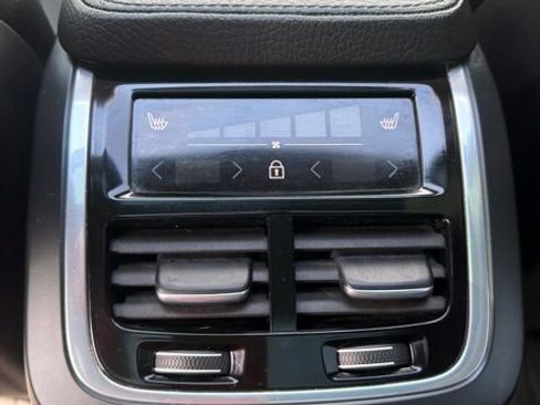 Used 2019 Volvo XC90 T6 Momentum w/ Advanced Package AWD/4WD image 11