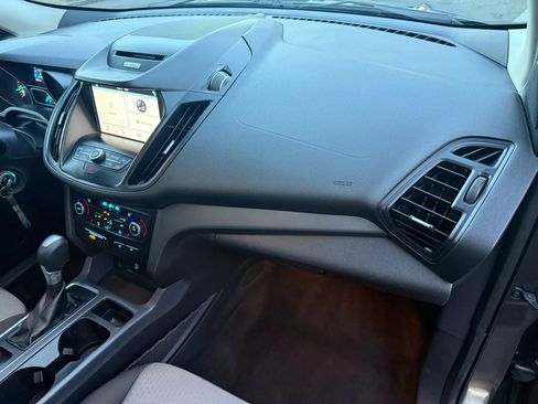 Used 2017 Ford Escape SE w/ Equipment Group 201A image 14