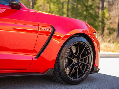 Used 2017 Ford Mustang Shelby GT350 w/ Electronics Package image 9