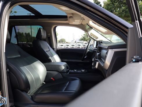 Used 2024 Ford Expedition Max XLT AWD/4WD image 32