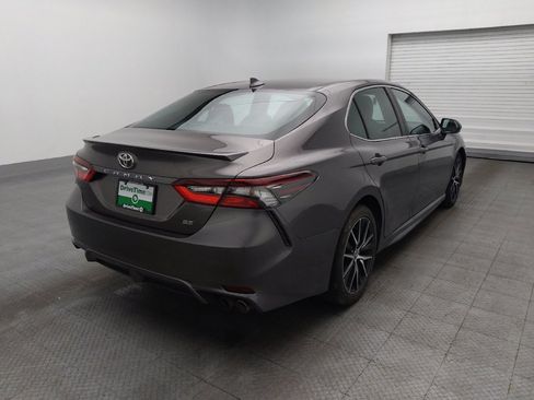 Used 2022 Toyota Camry SE image 9