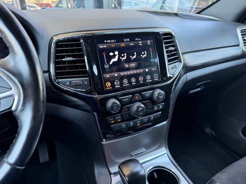 Used 2022 Jeep Grand Cherokee Laredo X AWD/4WD image 21