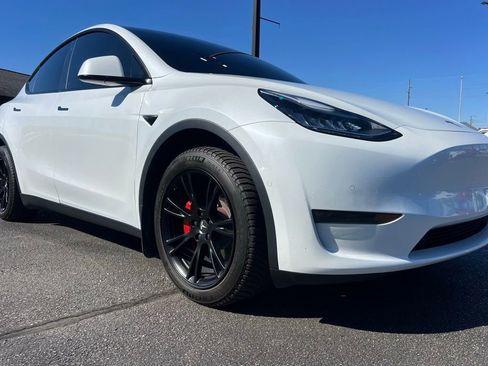 Used 2020 Tesla Model Y Long Range image 10
