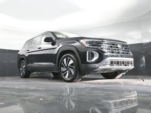 Used 2025 Volkswagen Atlas SEL AWD/4WD image 40