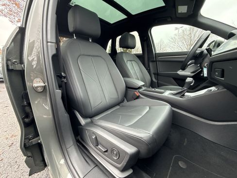 Used 2025 Audi Q3 2.0T Premium image 25