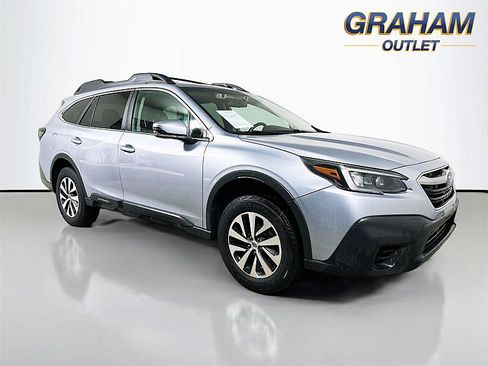Used 2022 Subaru Outback Premium image 1