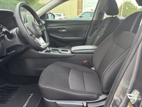 Used 2025 Nissan Sentra SV FWD image 24