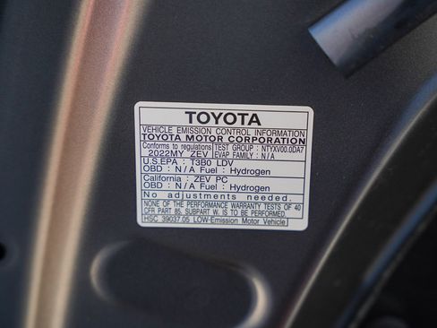 Certified 2022 Toyota Mirai XLE image 29