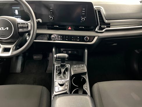 Used 2024 Kia Sportage LX image 14
