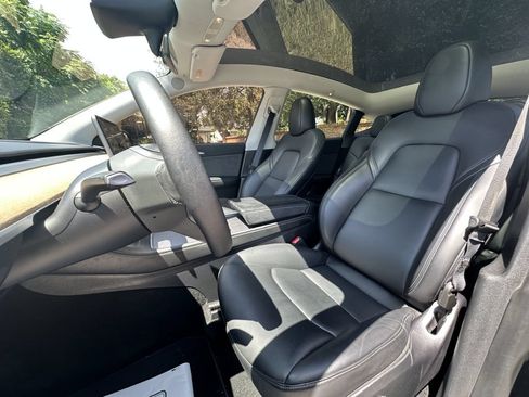 Used 2023 Tesla Model Y Long Range AWD/4WD image 7