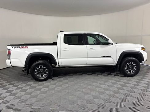 Used 2023 Toyota Tacoma TRD Off-Road w/ TRD Premium Off Road Package AWD/4WD image 40