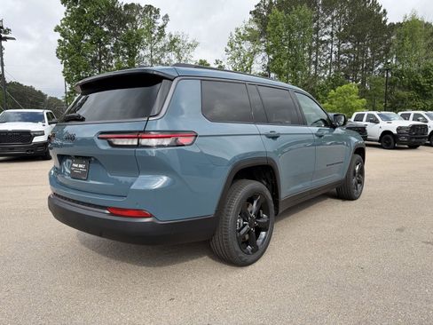 New 2026 Jeep Grand Cherokee L Limited w/ Limited Altitude Package RWD image 6