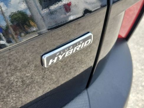 Certified 2025 Ford Escape SE FWD image 8