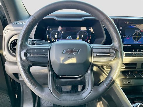 Used 2024 Chevrolet Colorado Trail Boss w/ Technology Package image 11