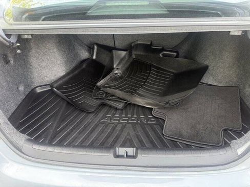 Used 2021 Honda Accord Touring image 17